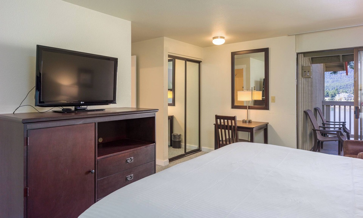 Rosario Hotel | Cozy Harborside Stay | Secluded Orcas Island Getaway- Harborside 2353