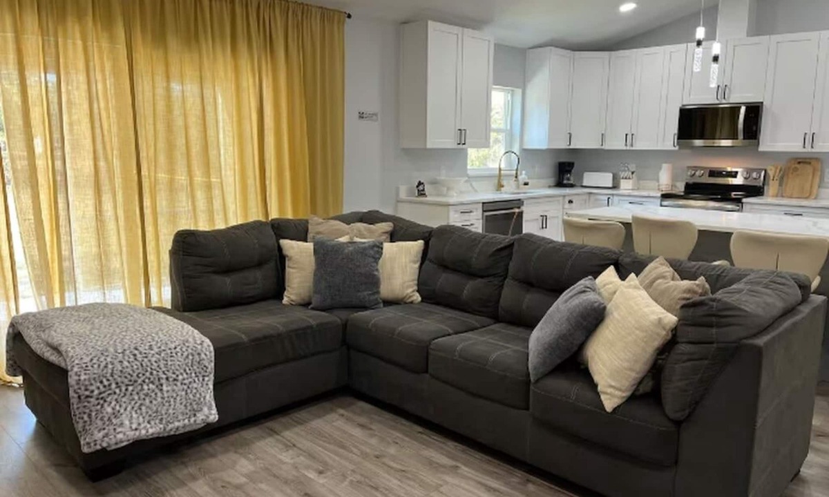 Avis Oaks House | Cozy Home!