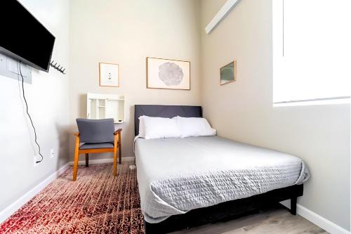 Eastside Apartment | Cozy Micro Suite Unit 6 Sleeps 2 Minutes to Downtown