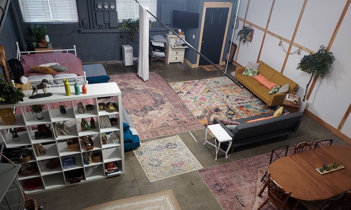 Cedar Rapids Apartment | CR Downtown Loft. Perfect space for groups, Bachelor/Bachelorette & families.