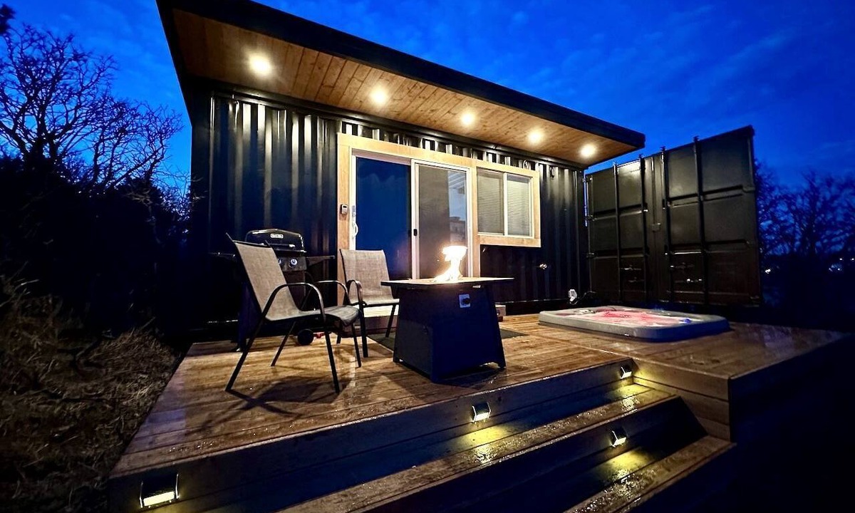 Monument Cabin | Creekside Container Glamping for a Nature Escape in Monument, Colorado