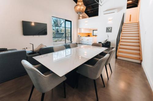 Willunga Apartment | Daybreak Loft. Willunga