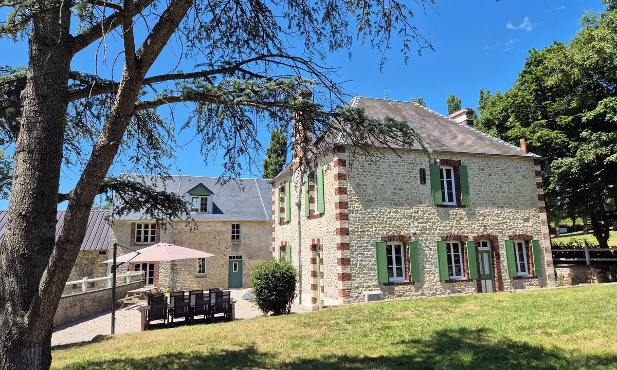 Saon House | Detached holiday home with open views! Near beach, forest and activities.