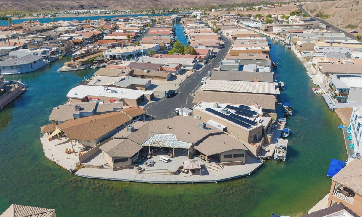 Moovalya Keys House | Dock Holiday Summary: