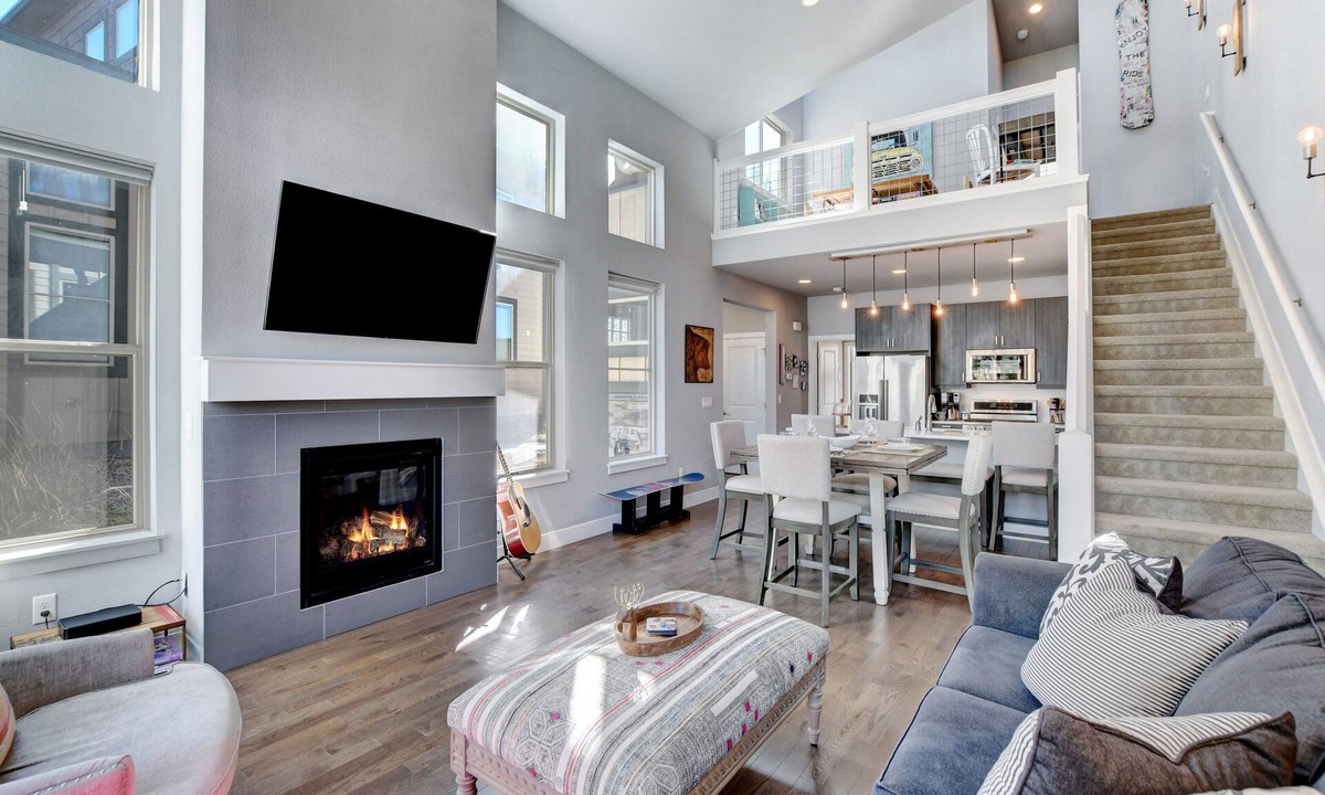 Rendezvous House | Downtown WP Cabin 40 I Great Views I Hot Tub I Discounted Attractions