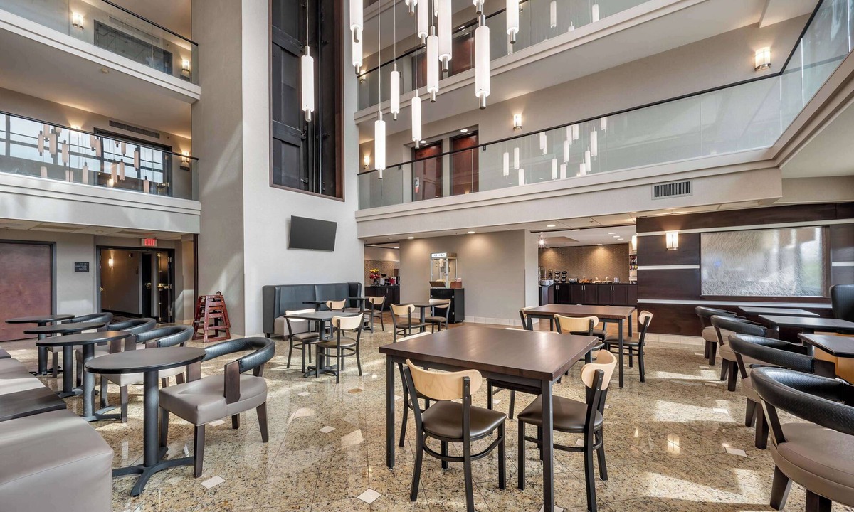 Champaign Hotel | Drury Inn & Suites Champaign