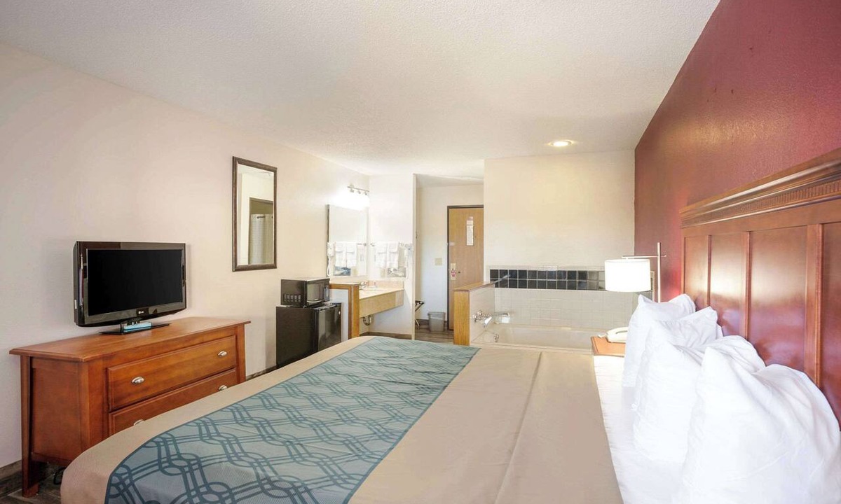 Southwest Area Hotel | Econo Lodge Cedar Rapids South