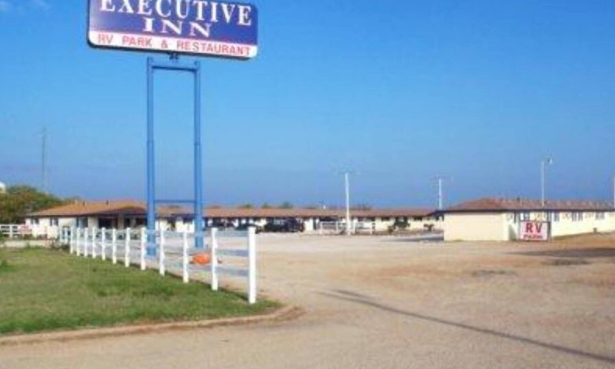 Cisco Hotel | Executive Inn