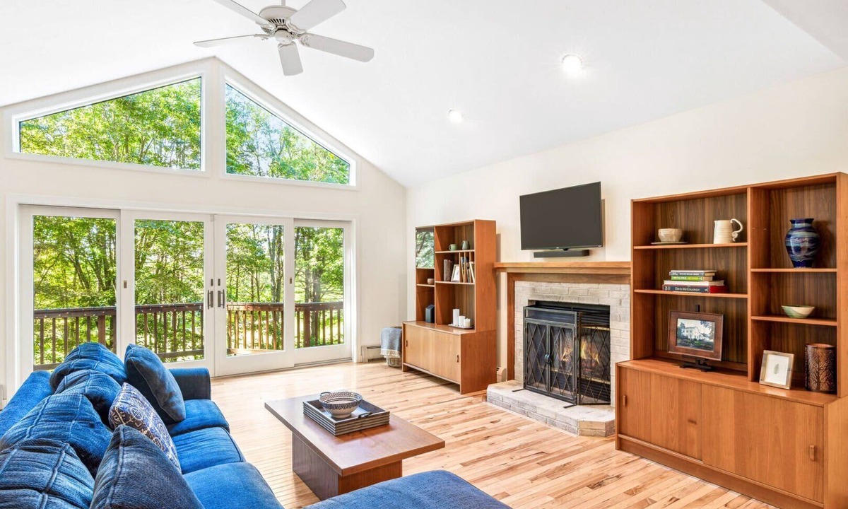 Quechee House | Family & Game Rooms, Large Deck - Highland Ridge