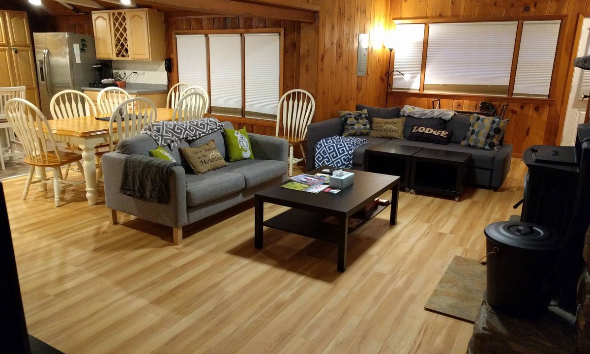 Stratton House | Family Lodge Btwn Stratton & Mt Snow - TESLA Charger