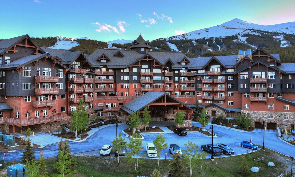 Peak 8 Condo | Fantastic 3 Bedroom 2 Bath Ski In Ski Out,