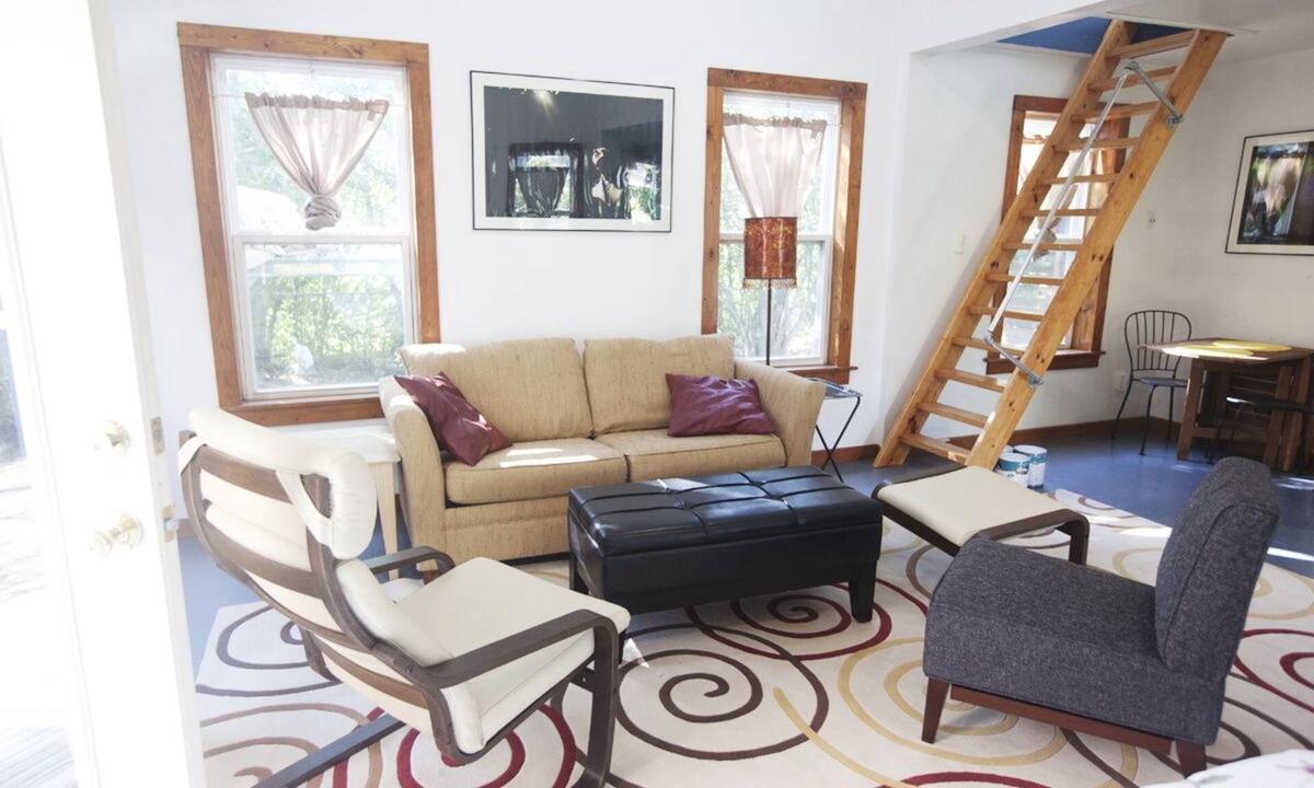 Dawson Apartment | Fantastic SOCO Studio