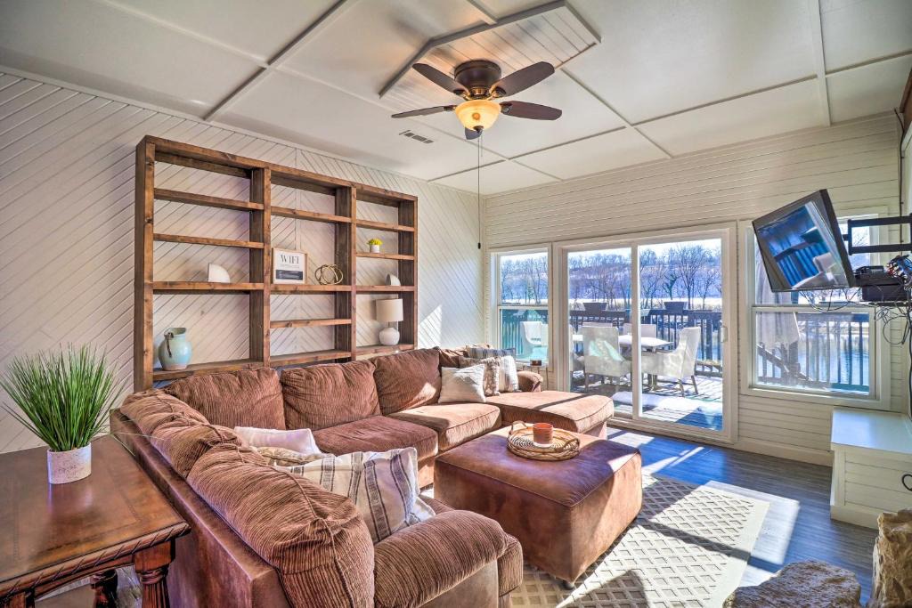Cotter House | 'Fish House' w/Deck, Fire Pit & River Views