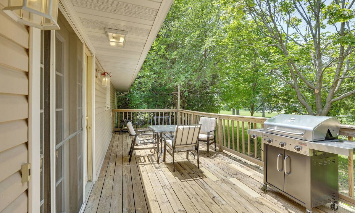 Fort Atkinson House | Fort Atkinson Ranch Home Near Rock River