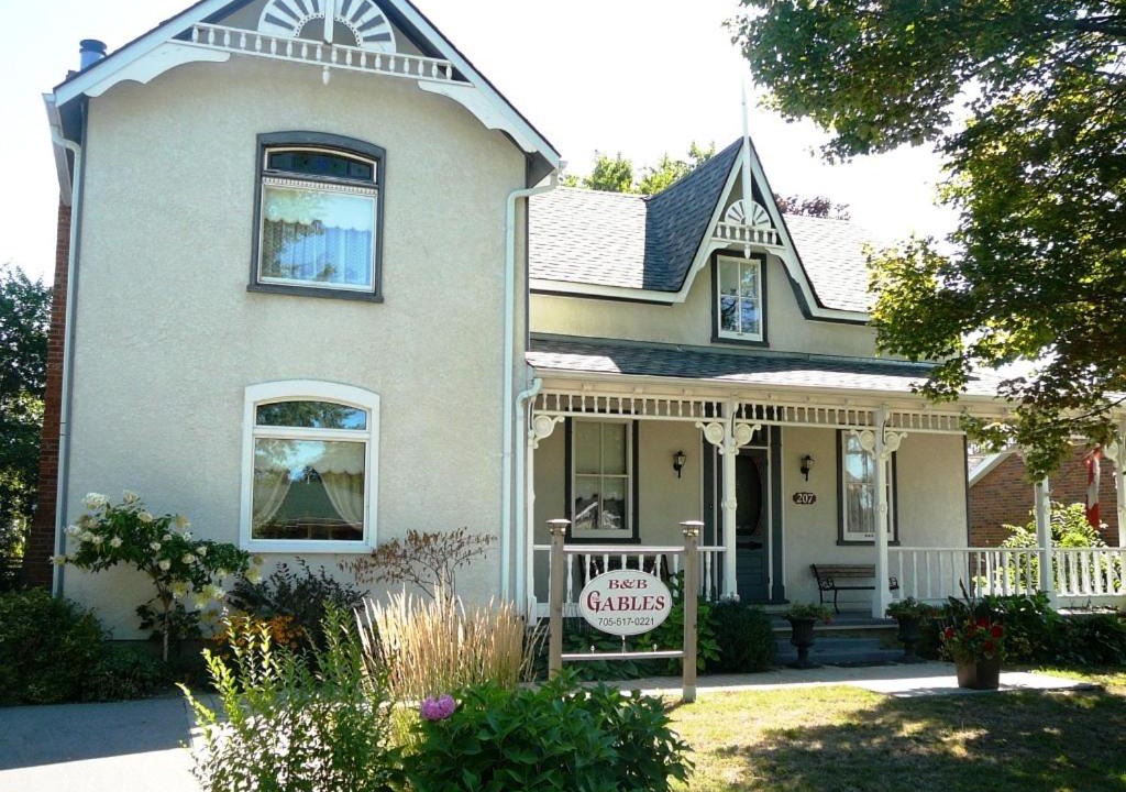 Stayner Bed & Breakfast | Gables Bed & Breakfast
