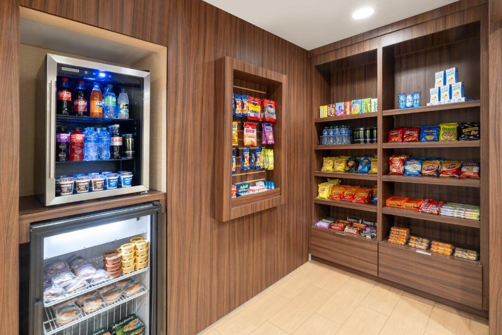 Gillette Hotel | Garner Hotel Gillette South by IHG