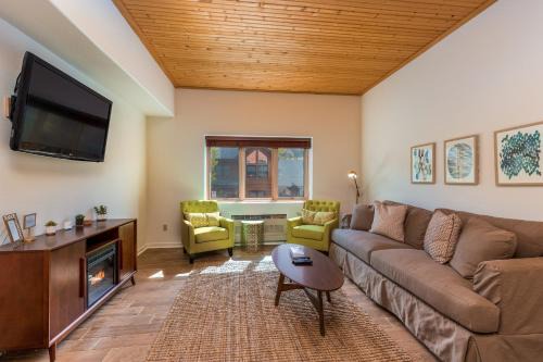Mountain House Apartment | Gateway #5053