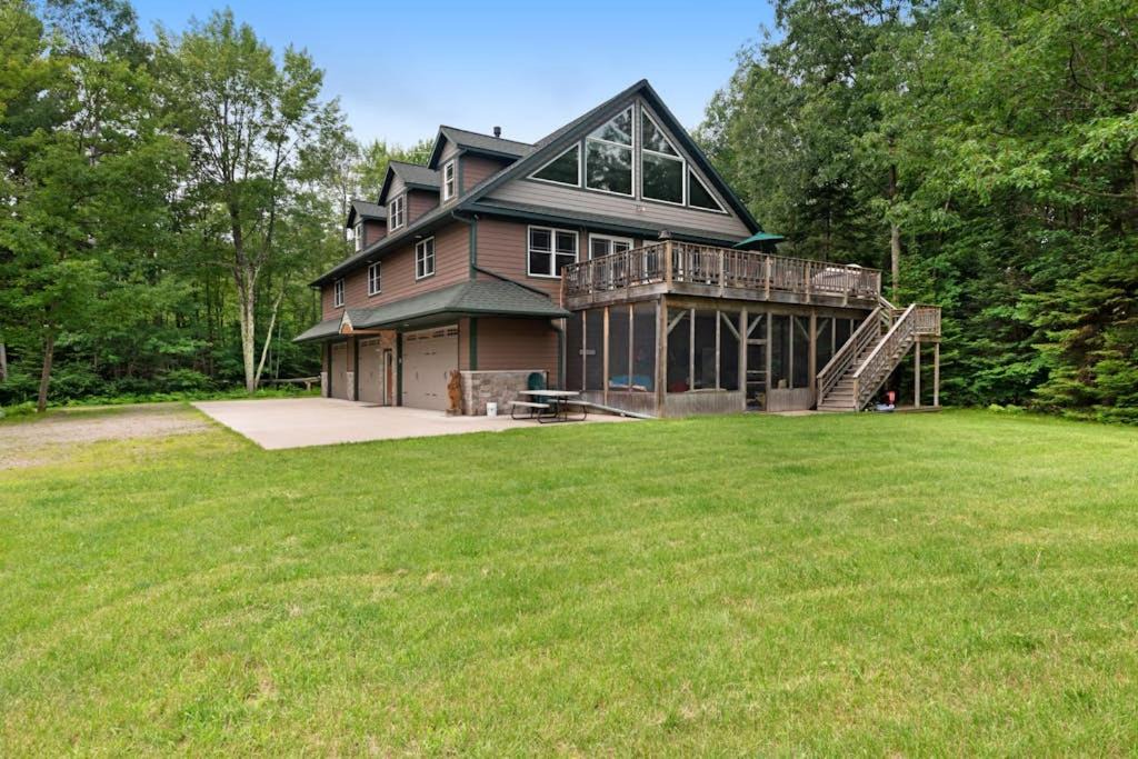 Tomahawk House | Grand Tomahawk Lodge
