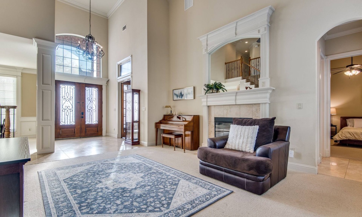 North Arlington House | Great location! Spacious executive home in Arlington