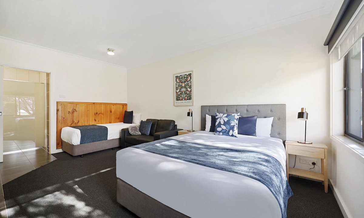 Hamilton Hotel | Hamilton Lakeside Motel