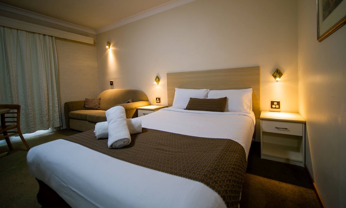 Queanbeyan West Hotel | Hamilton’s Queanbeyan Motel