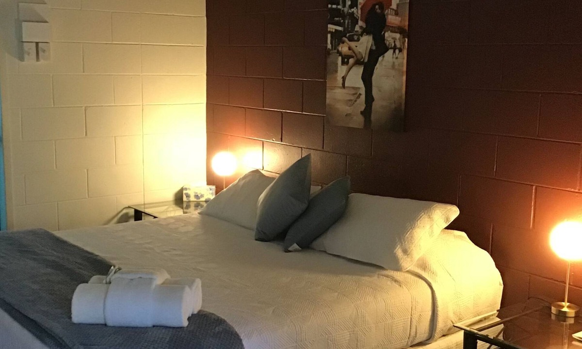 Gladstone Hotel | Harbour Lodge Motel Gladstone