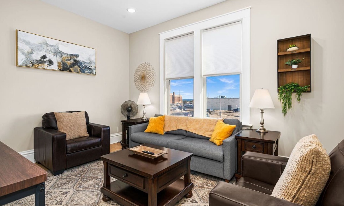 East Hillside Apartment | Harris House 2 | On Hospital Campus