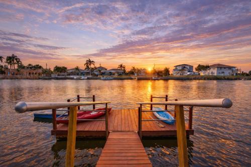 Spring Hill House | Hernando Beach Waterfront Canal Hot Tub