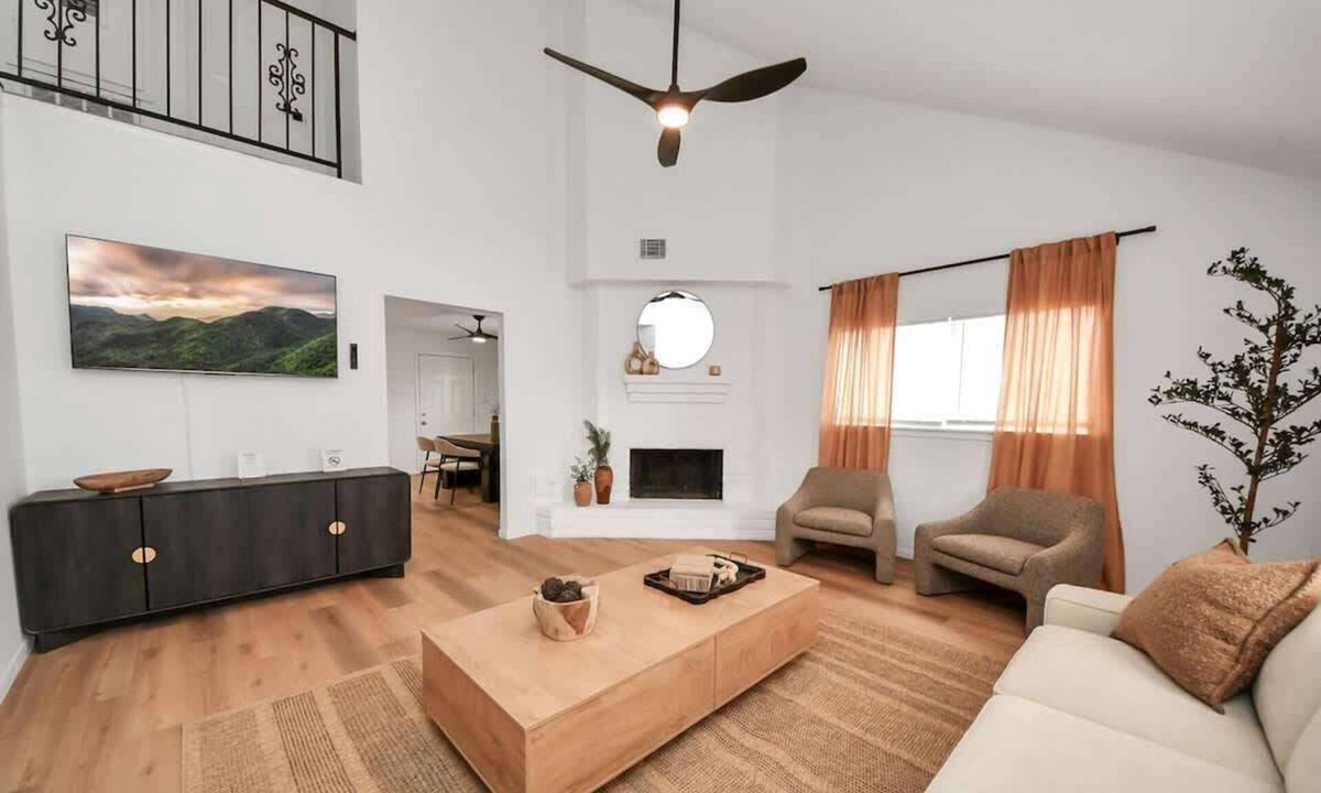 Northeast Houston House | Houston - Modern Comfort with Garage & Patio