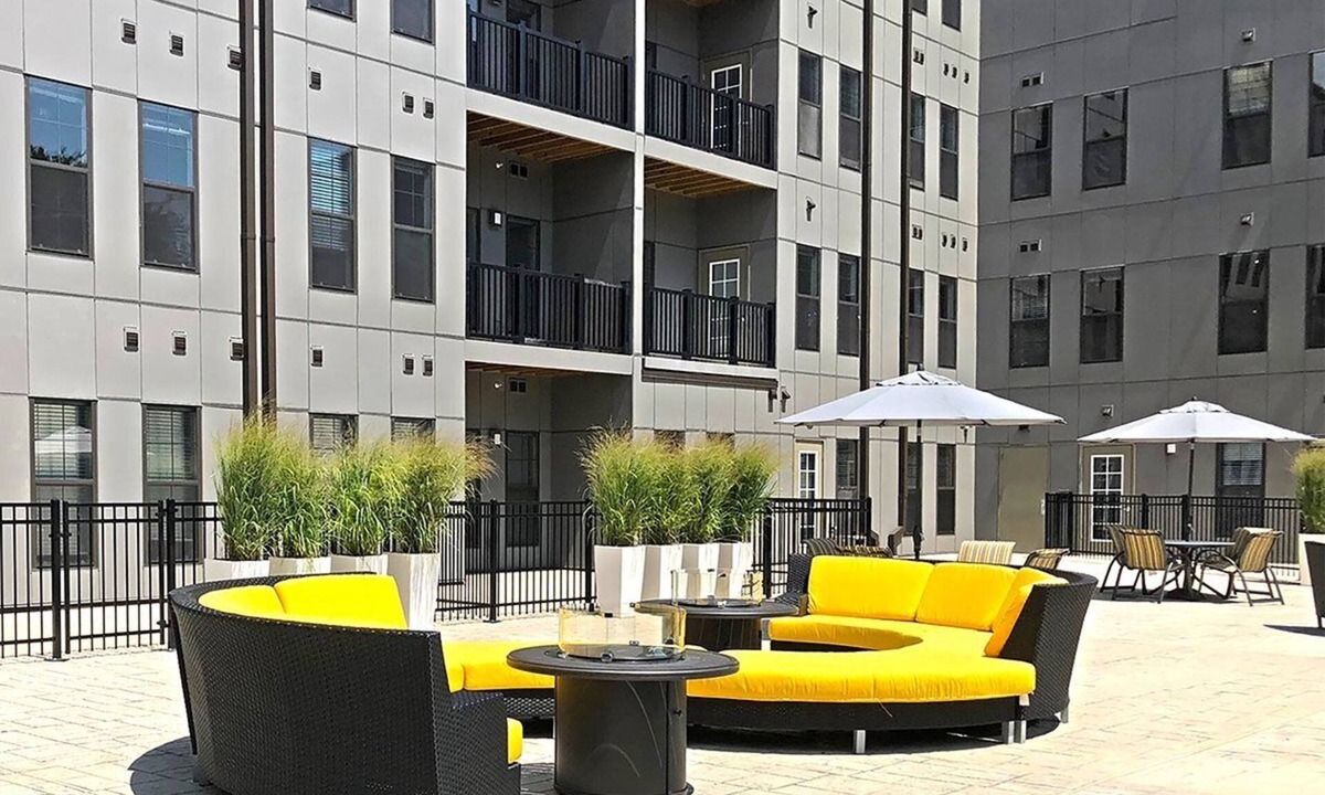 Soulard Apartment | Immaculate Luxury Suite 119- Queen