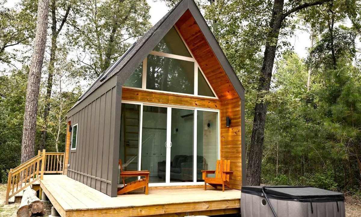 Montgomery Cabin | Impressive Cabin with Hammock in Montgomery, Texas