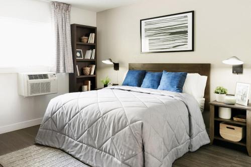 South Arlington Hotel | InTown Suites Extended Stay Arlington TX - Oak Village