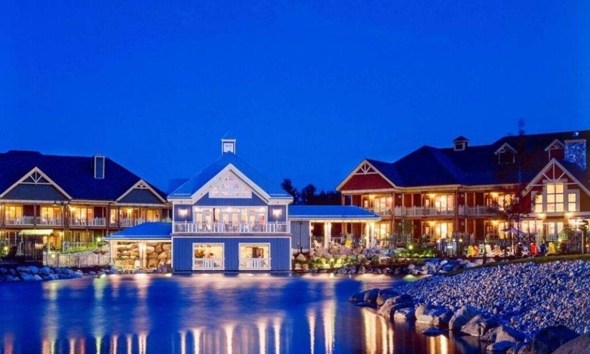 The Blue Mountains Hotel | Inviting 1BR Retreat with Balcony, Kitchenette & Comfort Amenities