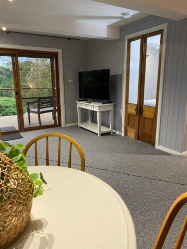 Smithton Apartment | Jamimas Hideaway