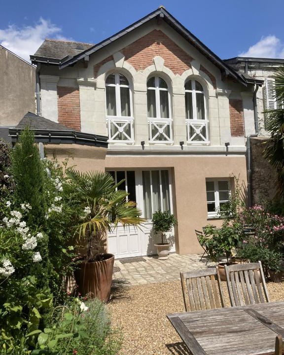 Angers Apartment | La Maison du Cocher - Studio climatisé en Hypercentre
