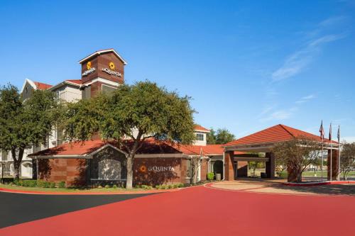South Arlington Hotel | La Quinta by Wyndham Dallas Arlington South