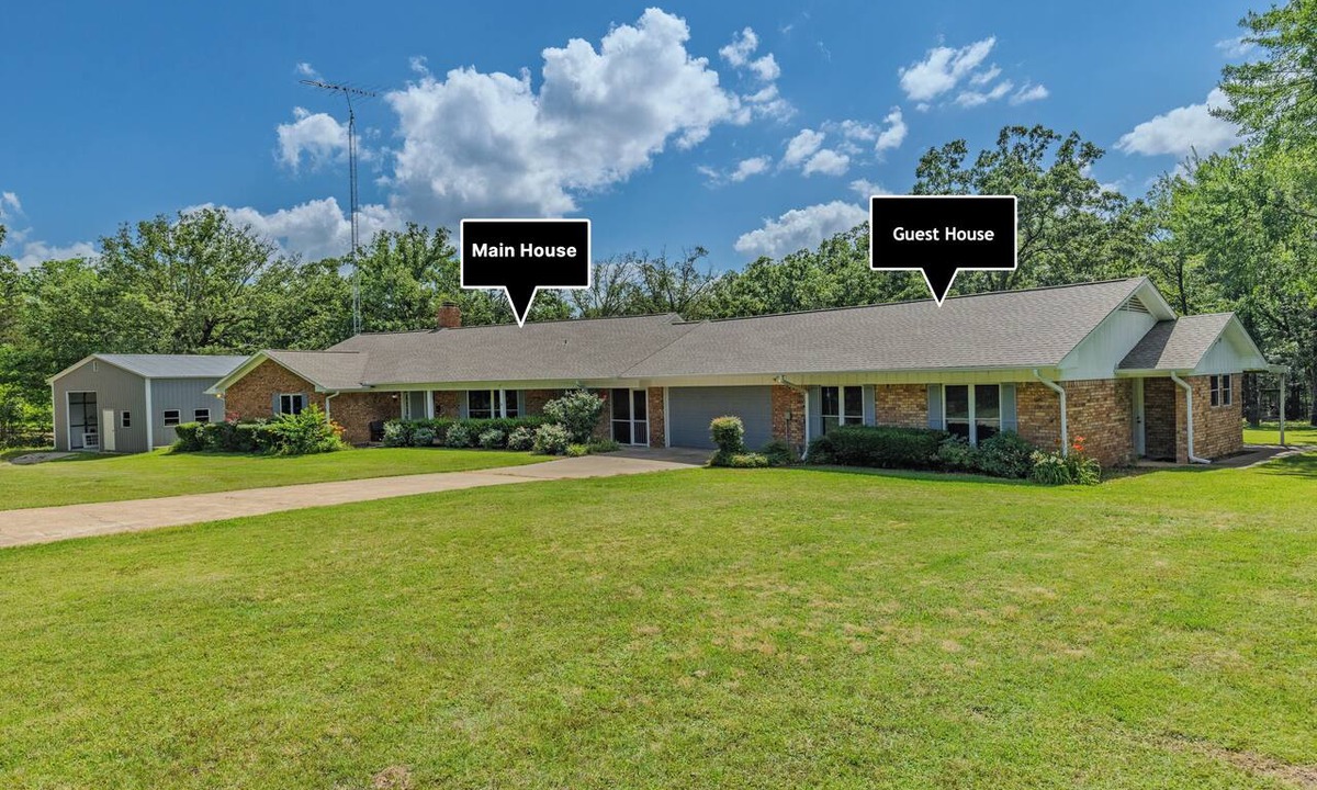 Yantis House | Lake Fork Waterfront Guest House W/Pool and Dock