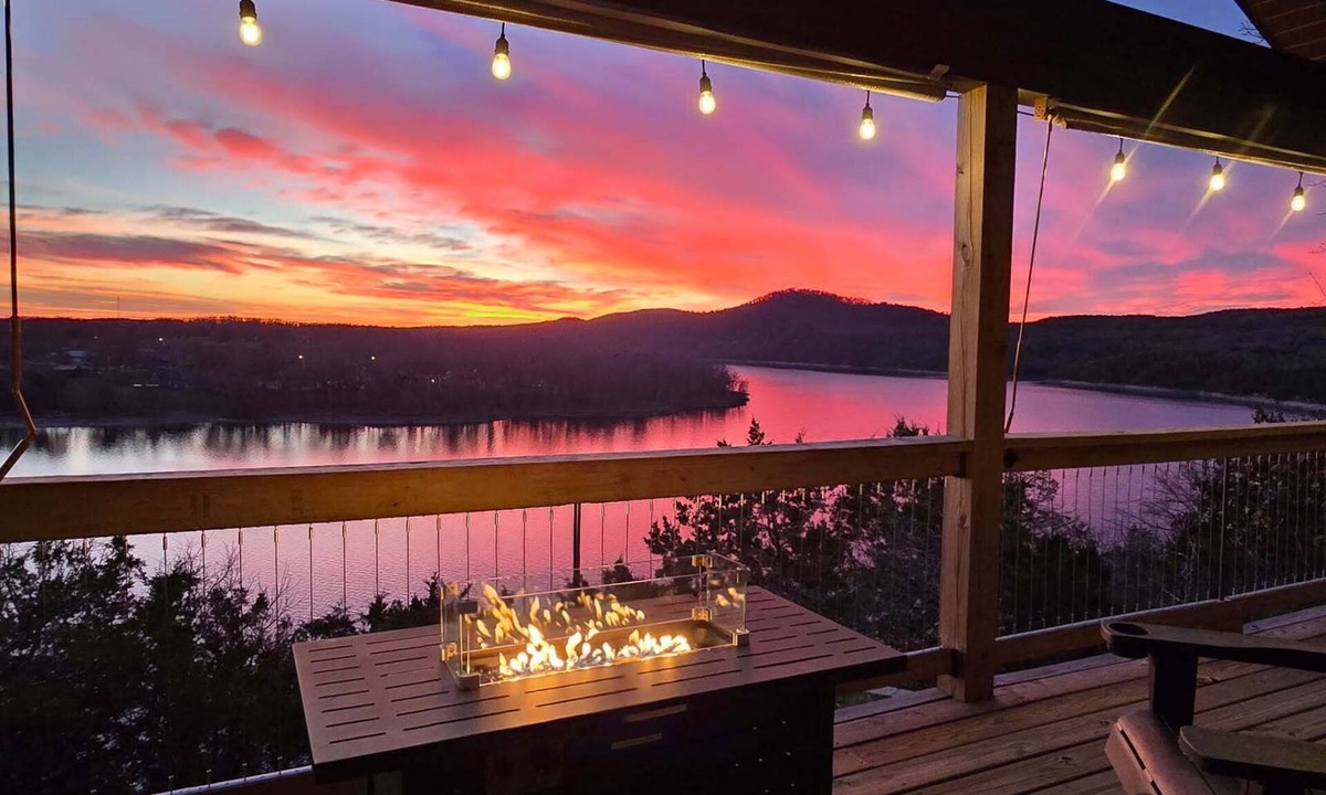 Shell Knob House | Lakefront Luxe | King Beds | Near Table Rock Lake