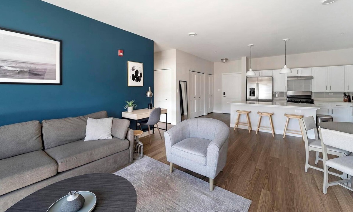 Willow Springs Apartment | Landing | Stunning 2BD, Gym, Pool