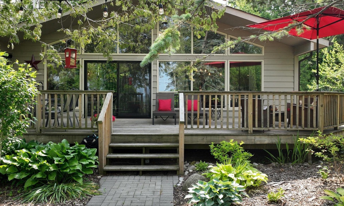 Ashfield-Colborne-Wawanosh Cottage | Lazy Days-LakeView charm