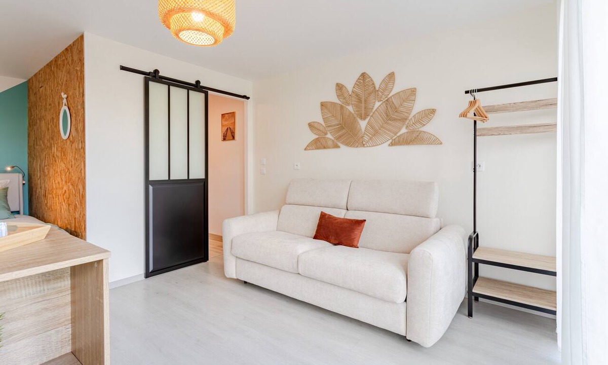 Saint-Laurent-sur-Mer Bed & Breakfast | Les Jardins de L'écume Guest Room at Omaha Beach