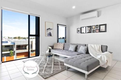 Lightsview Apartment | Lightview Oasis- Modern 2BR Apt- WiFi & Parking