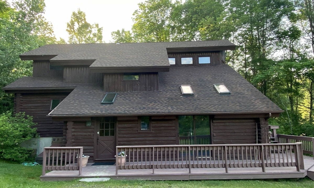 Hartland Cabin | Log Cabin Retreat on 40 Acres