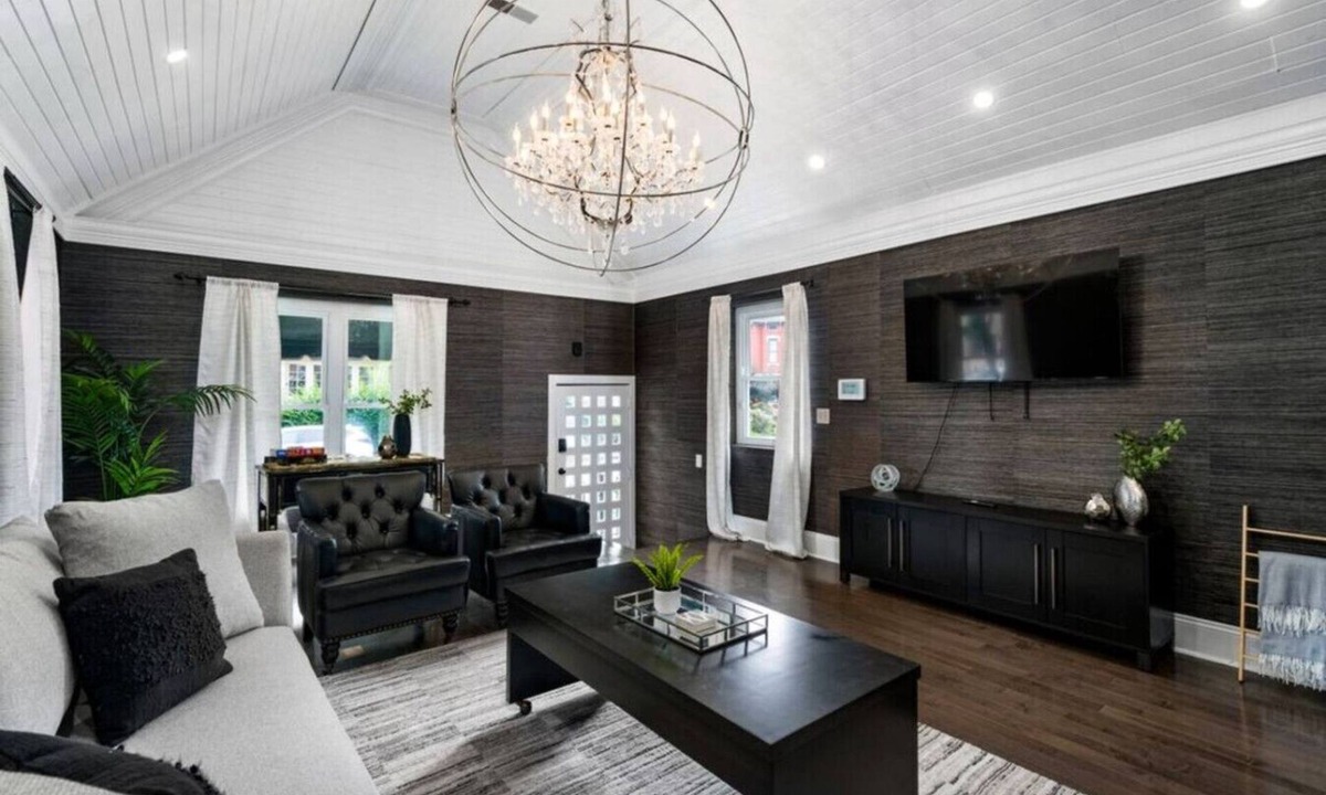 Victorian Village Apartment | Luxe Studio w/King Bed + Sofa | Walk to OSU/Bars