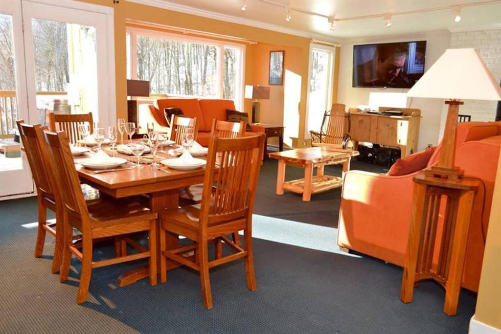 Central Vermont- Killington Apartment | Luxurious Trailside Village One Bedroom Condo #1
