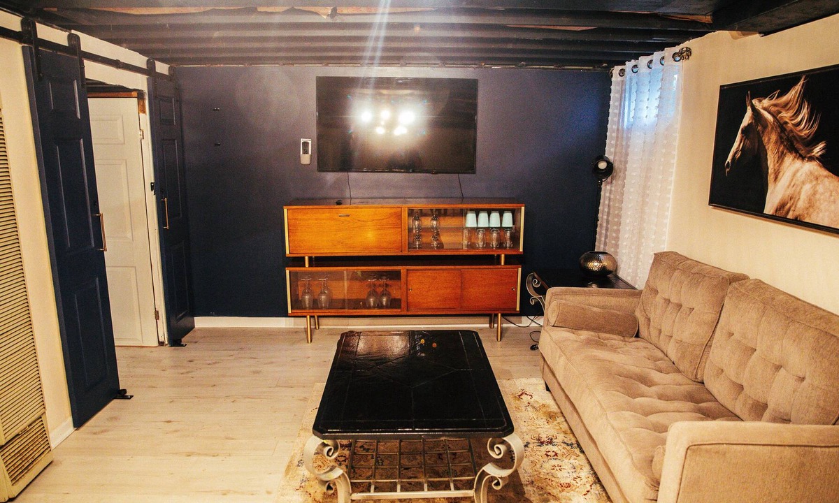 Ferguson House | Luxury Basement Studio Apartment with Private Entrance