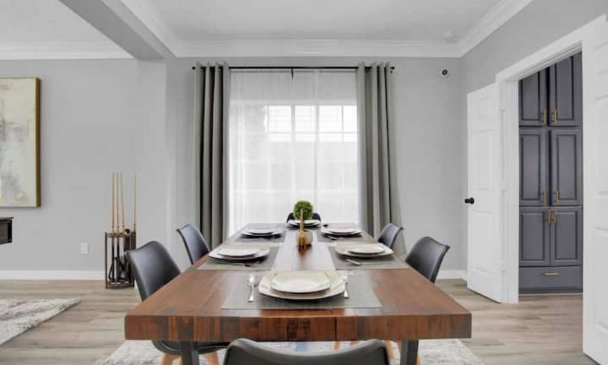 Clodine House | Luxury & Bright ~ 2 Master BR ~ Games ~ Backyard!