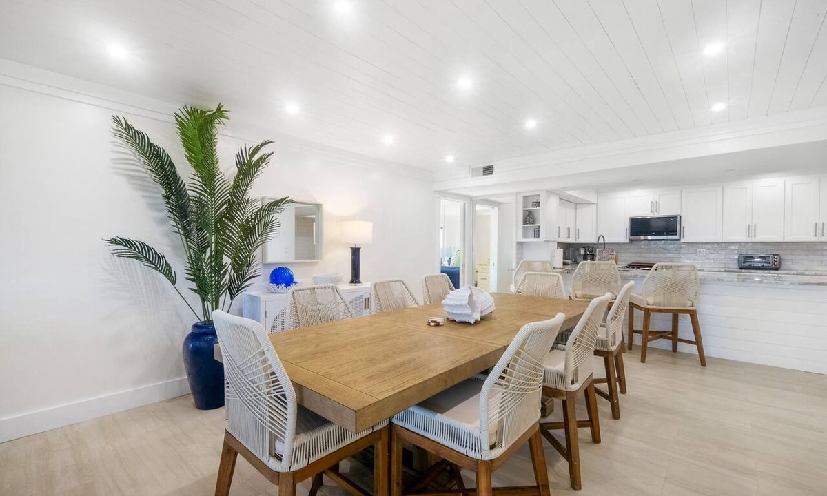 Ormond-by-the-Sea Condo | Luxury direct oceanfront 3/3 corner with large private balcony, heated pool and garage