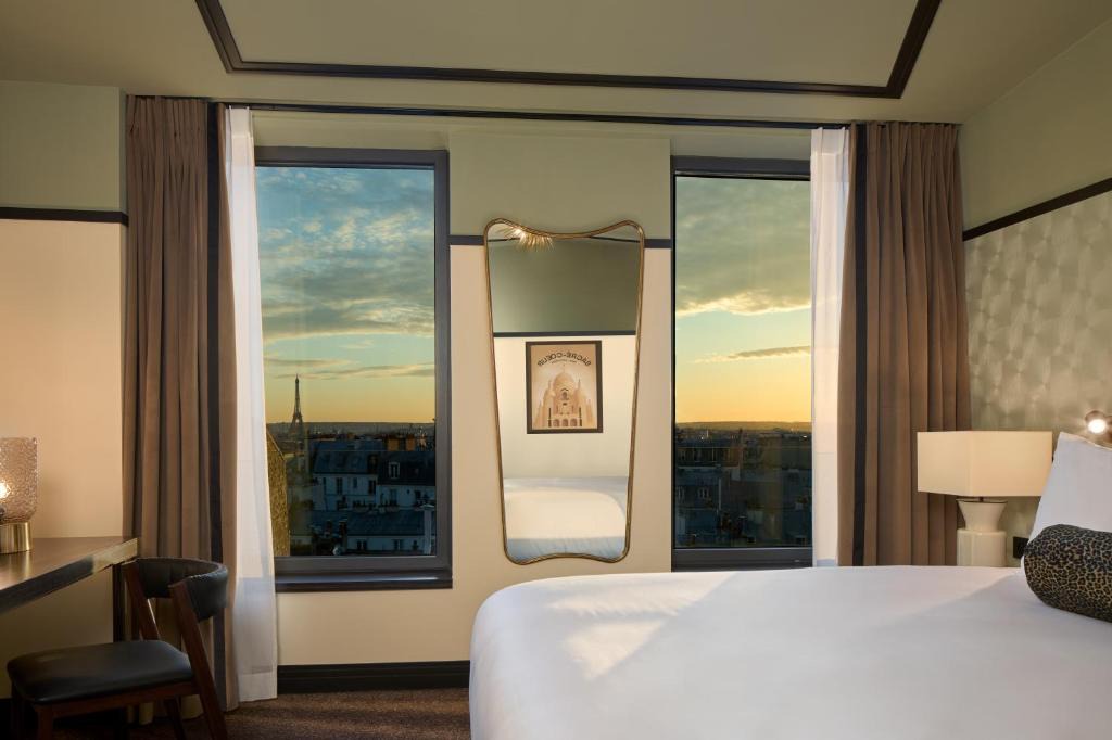 17th Arrondissement Hotel | Maison Cassandre