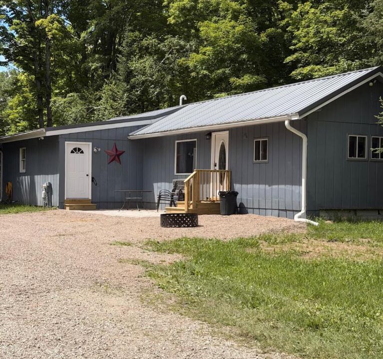 Crandon House | Maple Ridge Trail Side Cabin